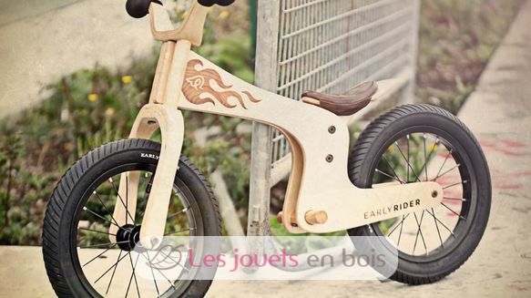Draisienne Evel Knievel Kiddimoto, le vélo en bois sans pédales pour enfant